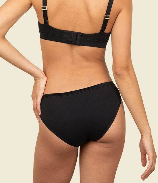 Organic cotton low rise brief and triangle soft bra in carbon black.
