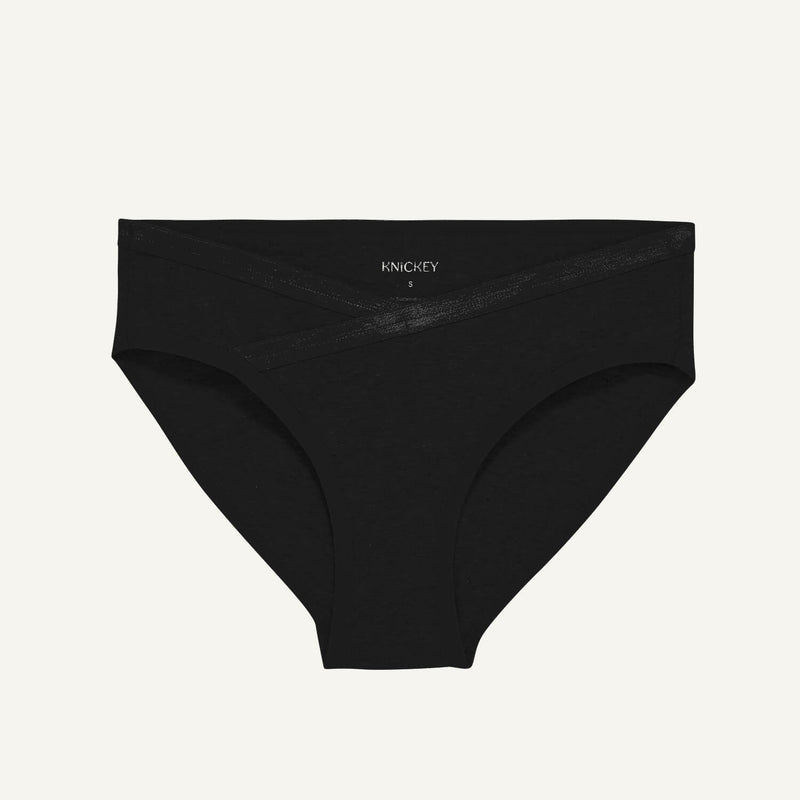 A maternity below belly brief in carbon black color.
